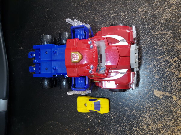 Armada Optimus Prime (9).jpg