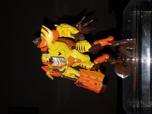 AMW3 Vertebreak Robot Mode (1).jpg