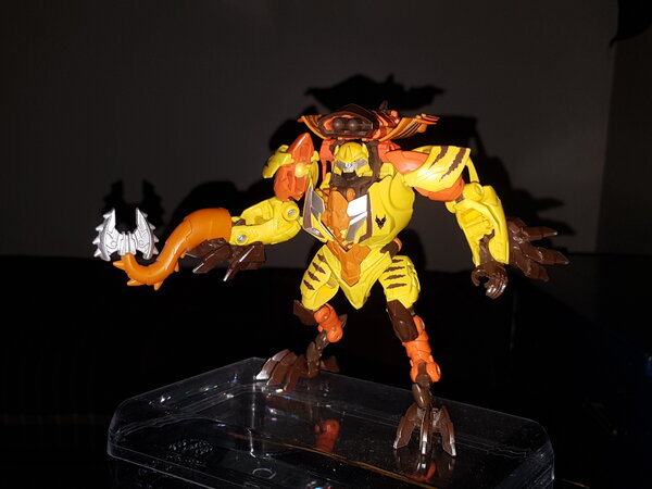 AMW3 Vertebreak Robot Mode (2).jpg