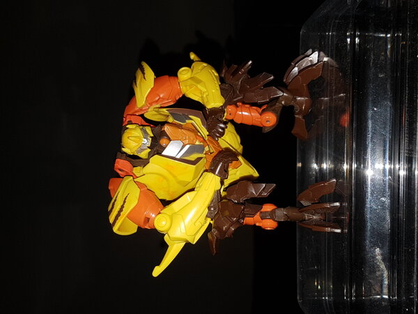 AMW3 Vertebreak Robot Mode (4).jpg