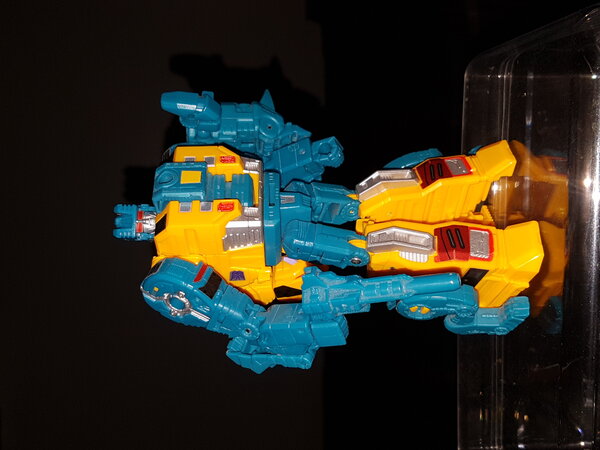 AMW5 Sinnertwin Robot Mode (1).jpg