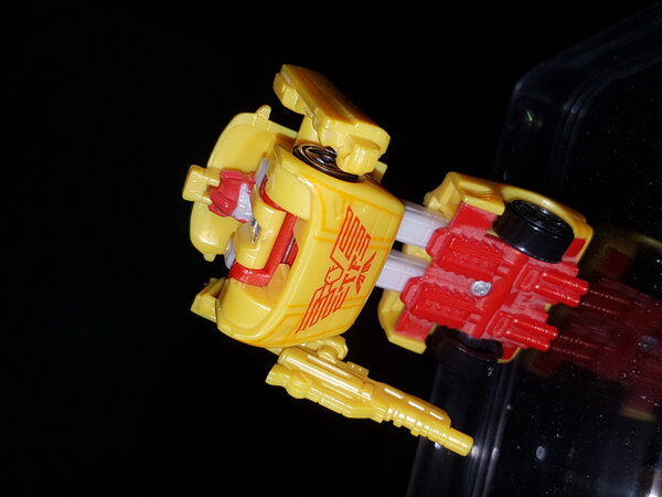 AMW7 R.E.V. Robot Mode (2).jpg