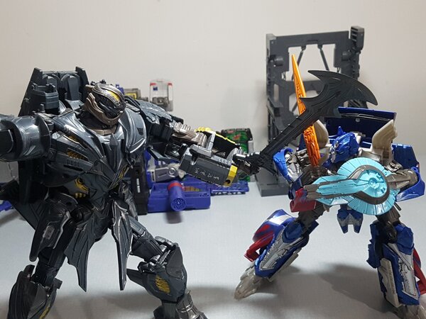 Optimus VS Decepticons 4.jpg