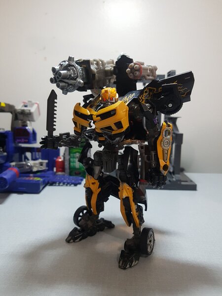 Bumblebee vs Cyberfire 1.jpg