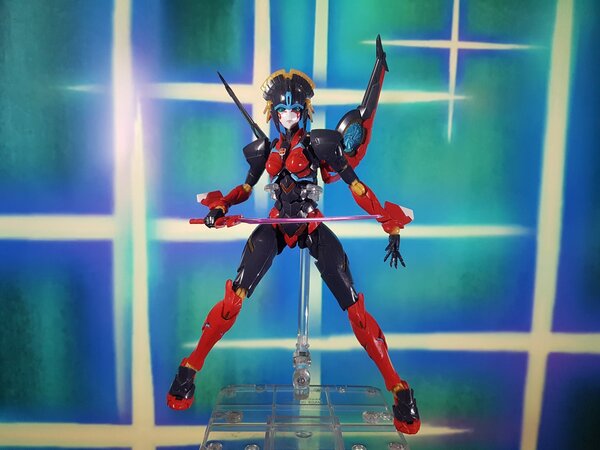 Flame Toys Furai Windblade (8).jpg