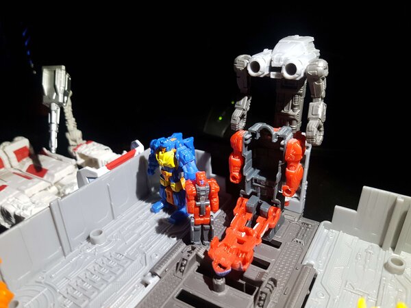Autobot Mobile Base (5).jpg