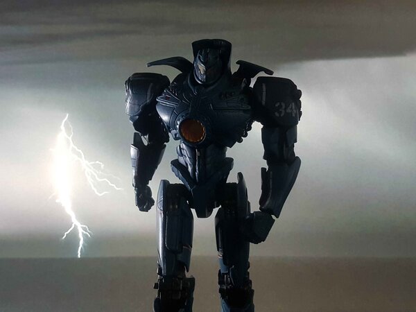 GipsyDangerKnifehead (1).jpg
