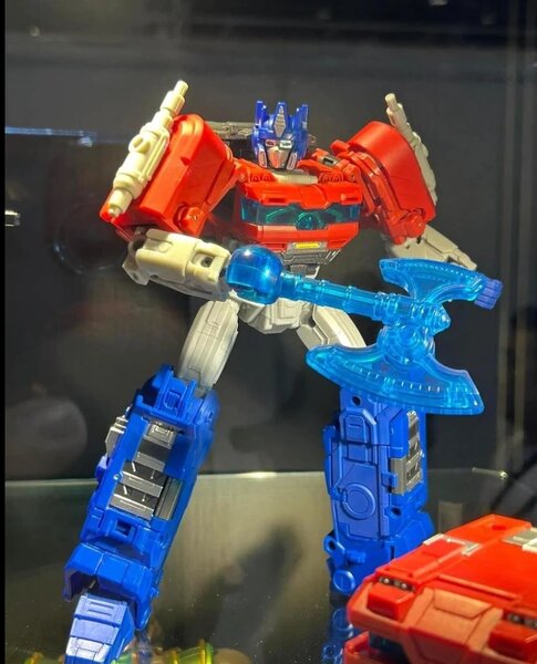 what-new-tfone-prime-looks-like-a-ss-vovager-v0-2d07323hkved1.jpg
