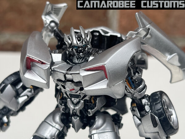 DOTM Swipe bot close.jpg