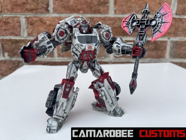 WFC Ratchet bot axe 2.jpg