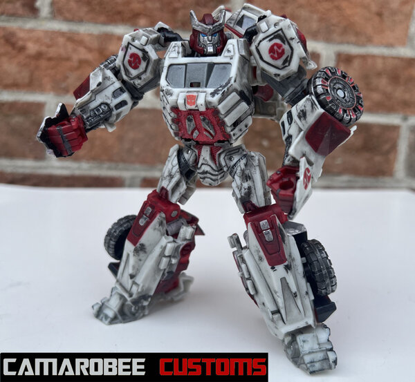WFC Ratchet bot stand.jpg