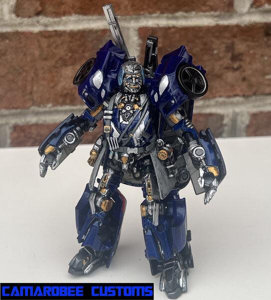Que bot main.jpg