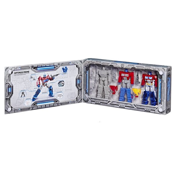 Transformers-Studio-Series-Spotlight-Optimus-Prime-3-Pack-05.jpg