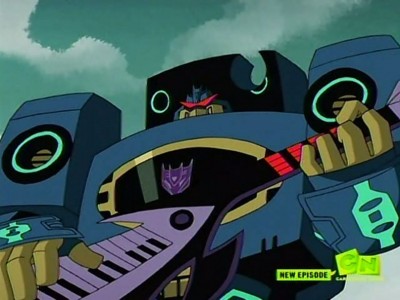 Soundwave plays his keytar
