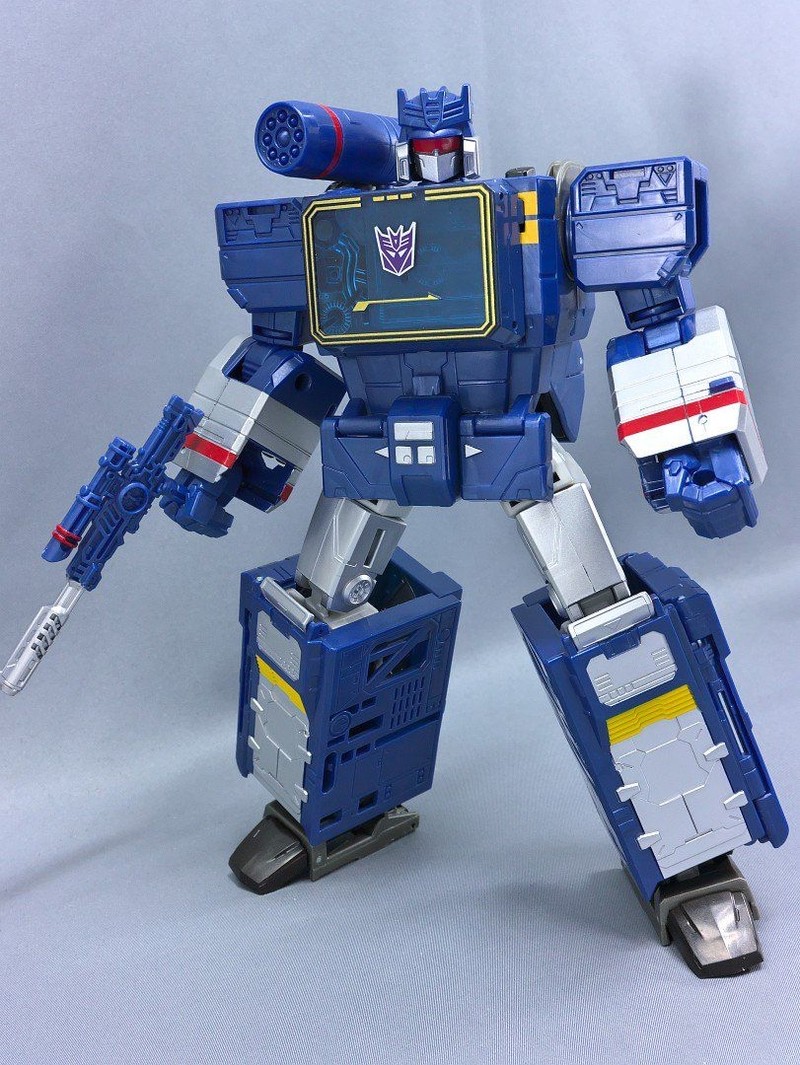 Transformers News: In-Hand Images of Takara Tomy Transformers Legends Soundwave, Ravage, Laserbeak