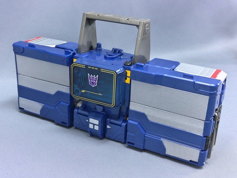 Transformers News: In-Hand Images of Takara Tomy Transformers Legends Soundwave, Ravage, Laserbeak