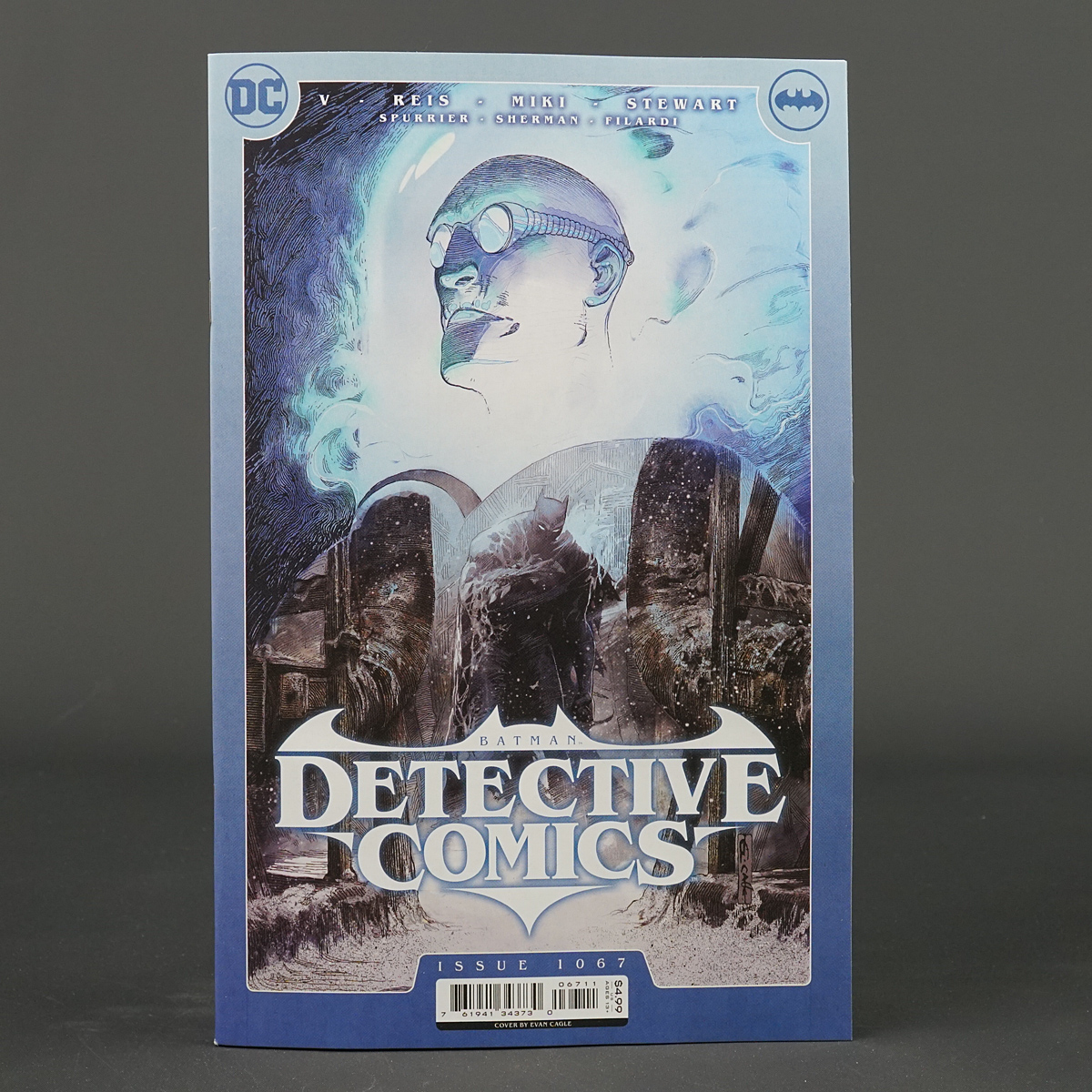 DETECTIVE COMICS #1067 Cvr A DC Comics 2022 OCT223309 1067A (CA) Cagle