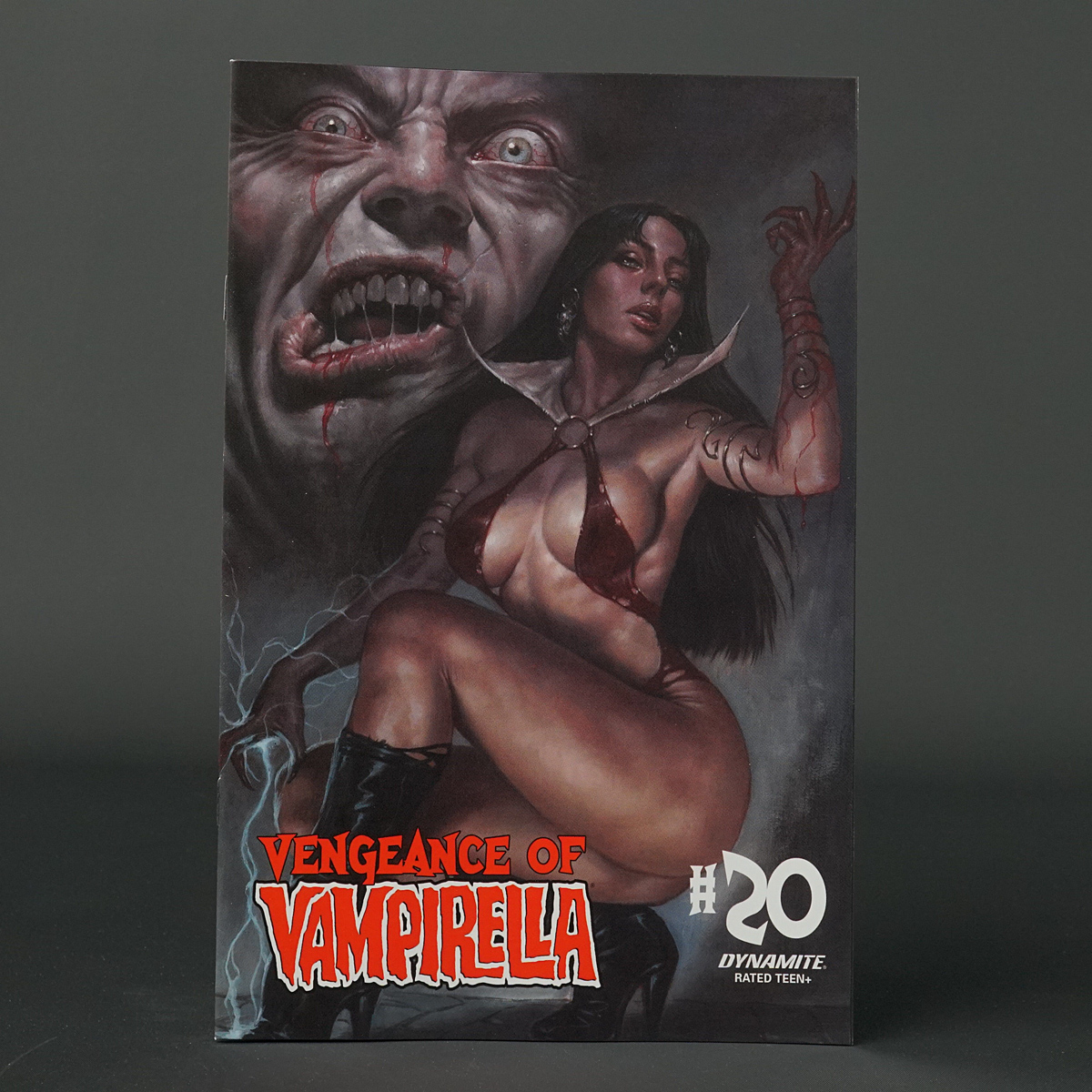 VENGEANCE OF VAMPIRELLA #20 Cvr A Dynamite Comics 2021 MAY210923 20A Parrillo