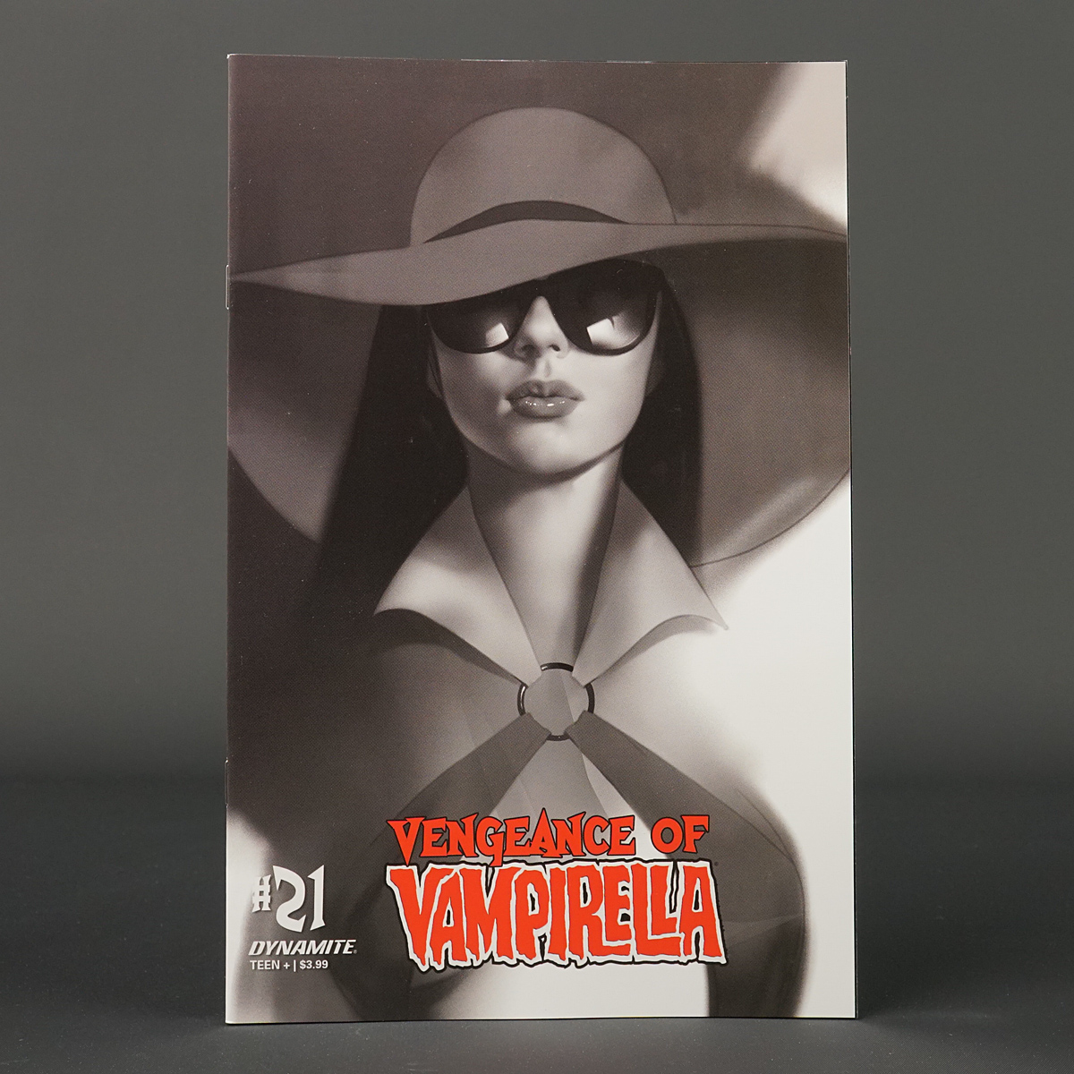 VENGEANCE OF VAMPIRELLA #21 Cvr G 1:30 incv Dynamite Comics 2021 21G (CA) Oliver