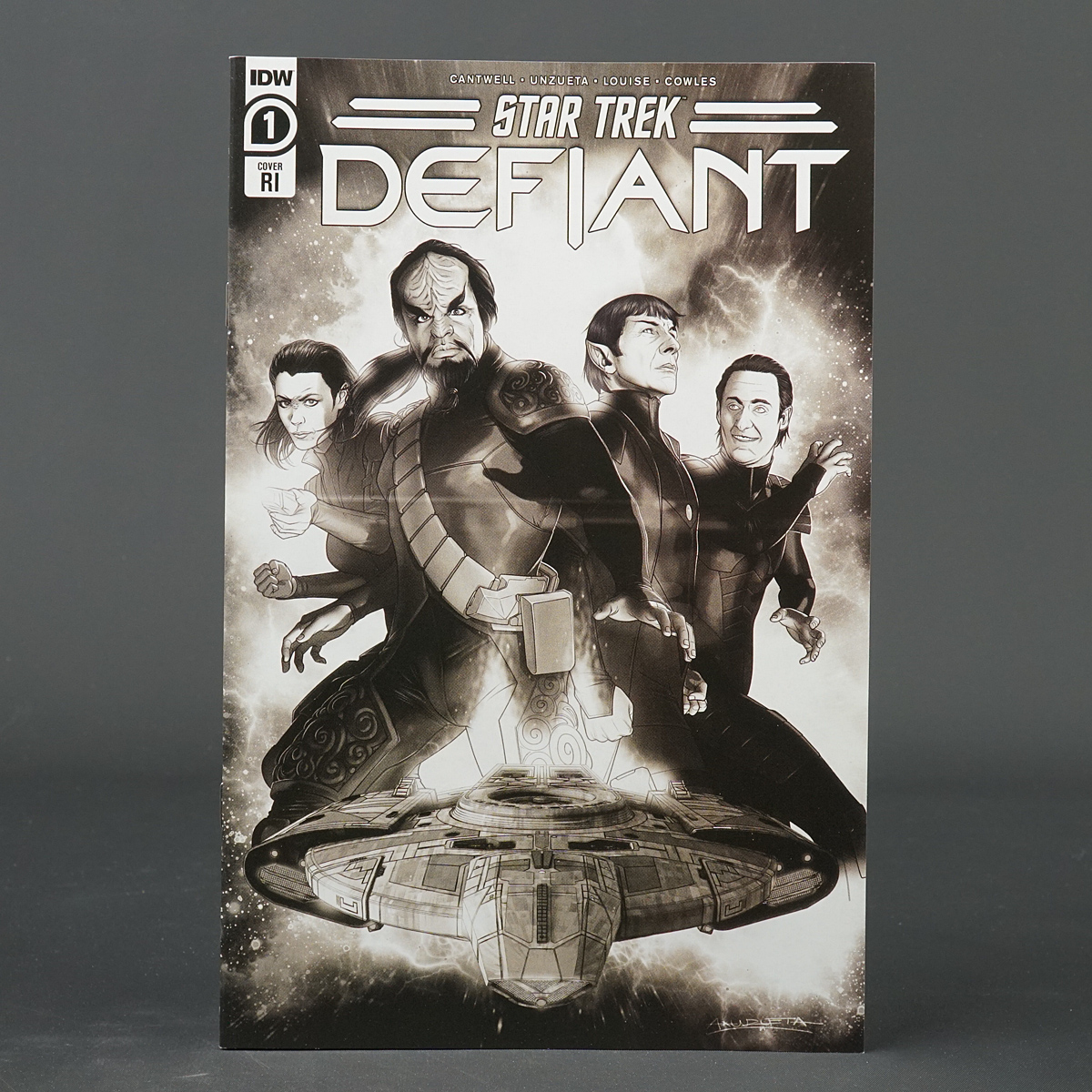 STAR TREK DEFIANT #1 Cvr G 1:25 IDW Comics 2023 DEC221423 1G (CA) Unzueta