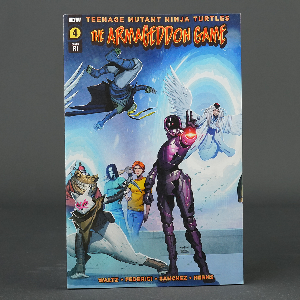 TMNT ARMAGEDDON GAME #4 RI 1:10 IDW Comics 2023 4RI OCT221752 (CA) Qualano