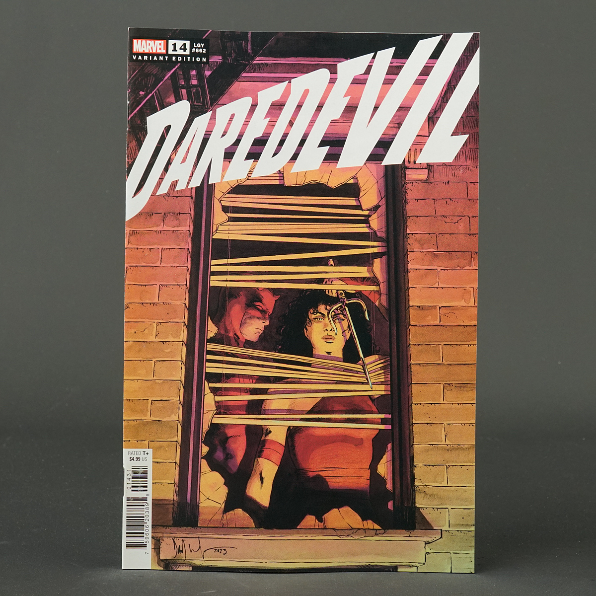 DAREDEVIL #14 var windowshades Marvel Comics 2023 JUN231045 (CA) Wachter