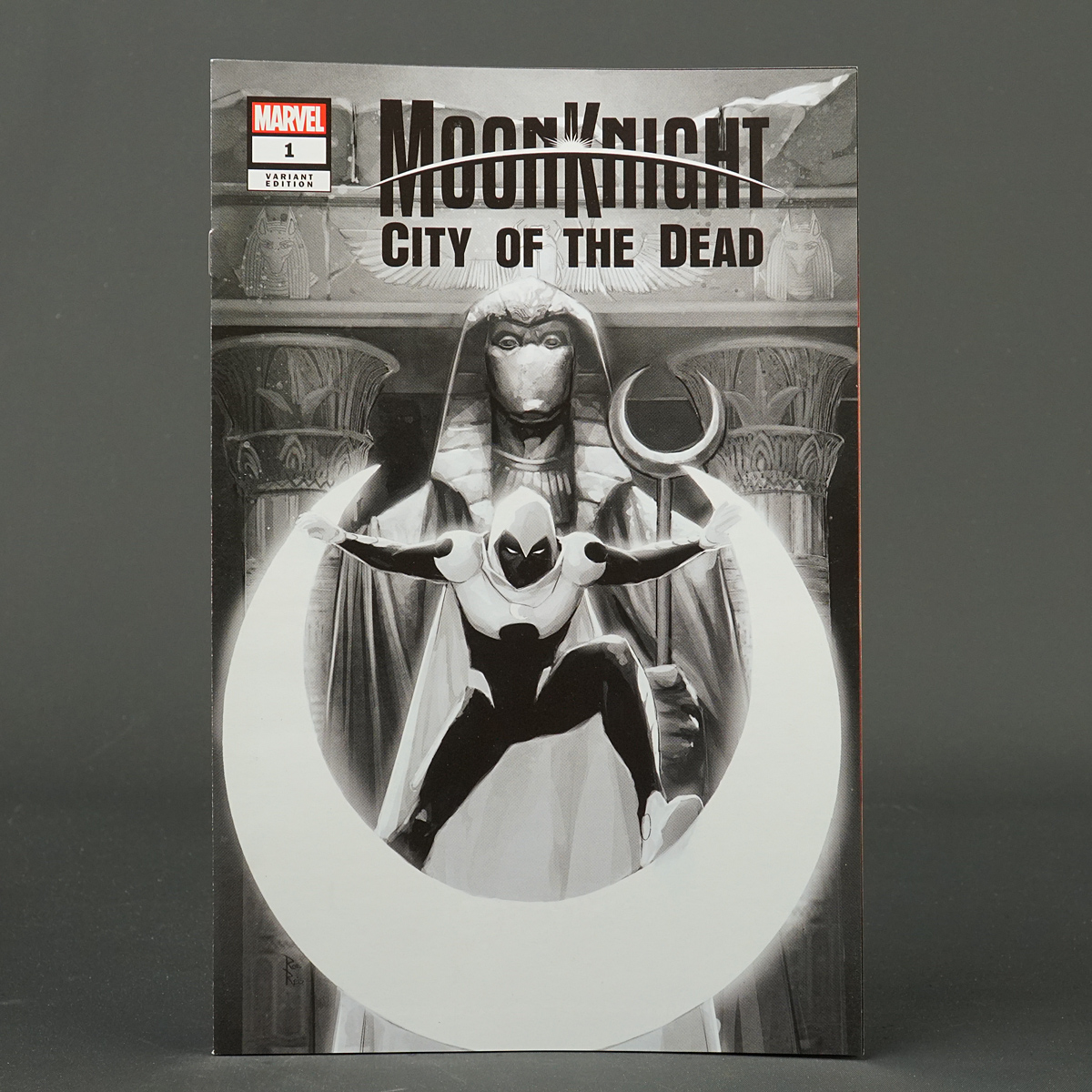 Moon Knight CITY OF DEAD #1 Marvel Comics 2023 APR238569 SDCC (CA) Segovia