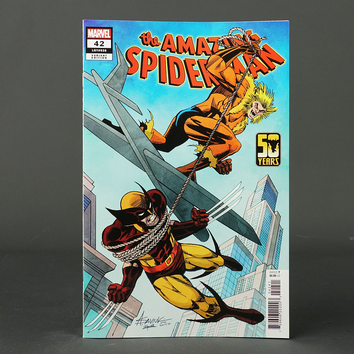 AMAZING SPIDER-MAN #42 var Wolverine Marvel Comics 2024 NOV230477 (CA) Saviuk