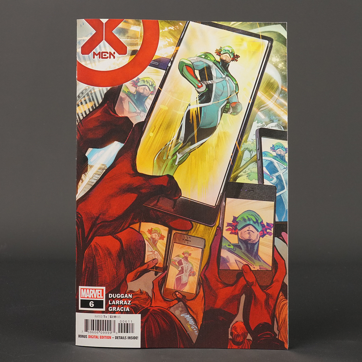 X-MEN #6 Marvel Comics 2022 OCT210884 (A/CA) Larraz (W) Duggan