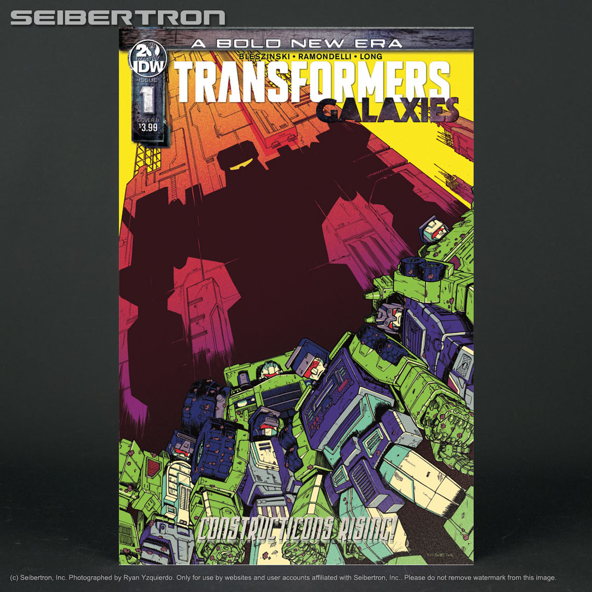 TRANSFORMERS GALAXIES #1 Cvr B IDW Comics 2019 JUL190687 1B (CA) Roche