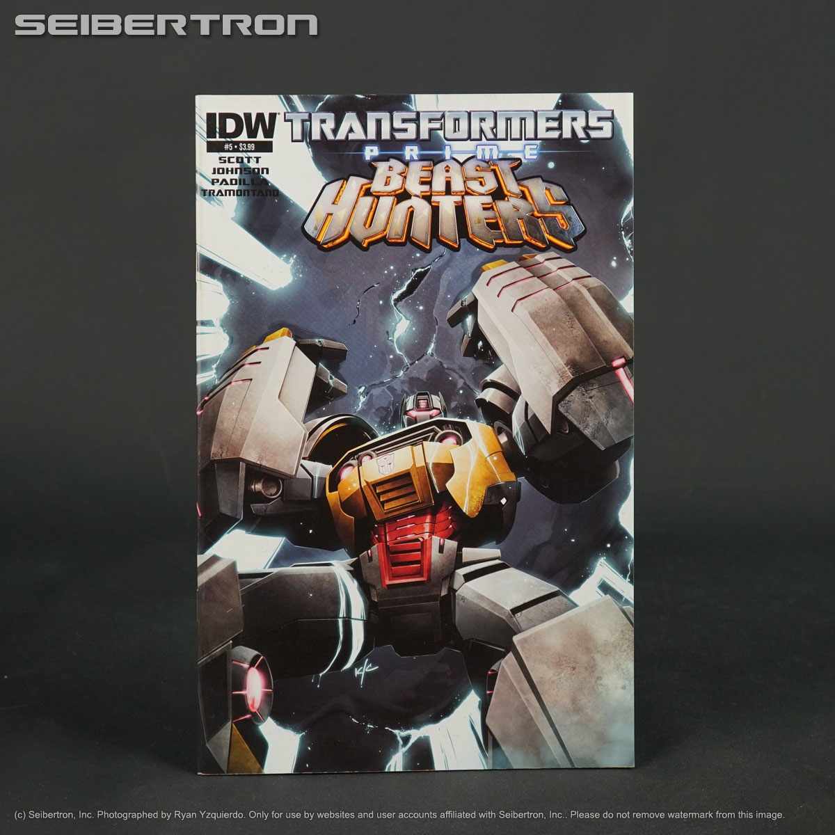 Transformers toys, Comic Books, BotBots, Masters of the Universe, Teenage Mutant Ninja Turtles, Gobots, and other listings from Seibertron.com: Transformers Prime Beast Hunters #5 Cvr A IDW Comics 2013 5A (CA) Christiansen (W) Johnson (A) Padilla