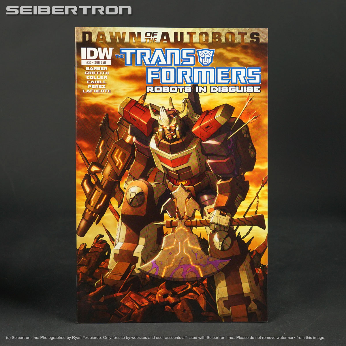 Transformers ROBOTS IN DISGUISE #30 SUB IDW Comics 2014 (CA) Coller (W) Barber