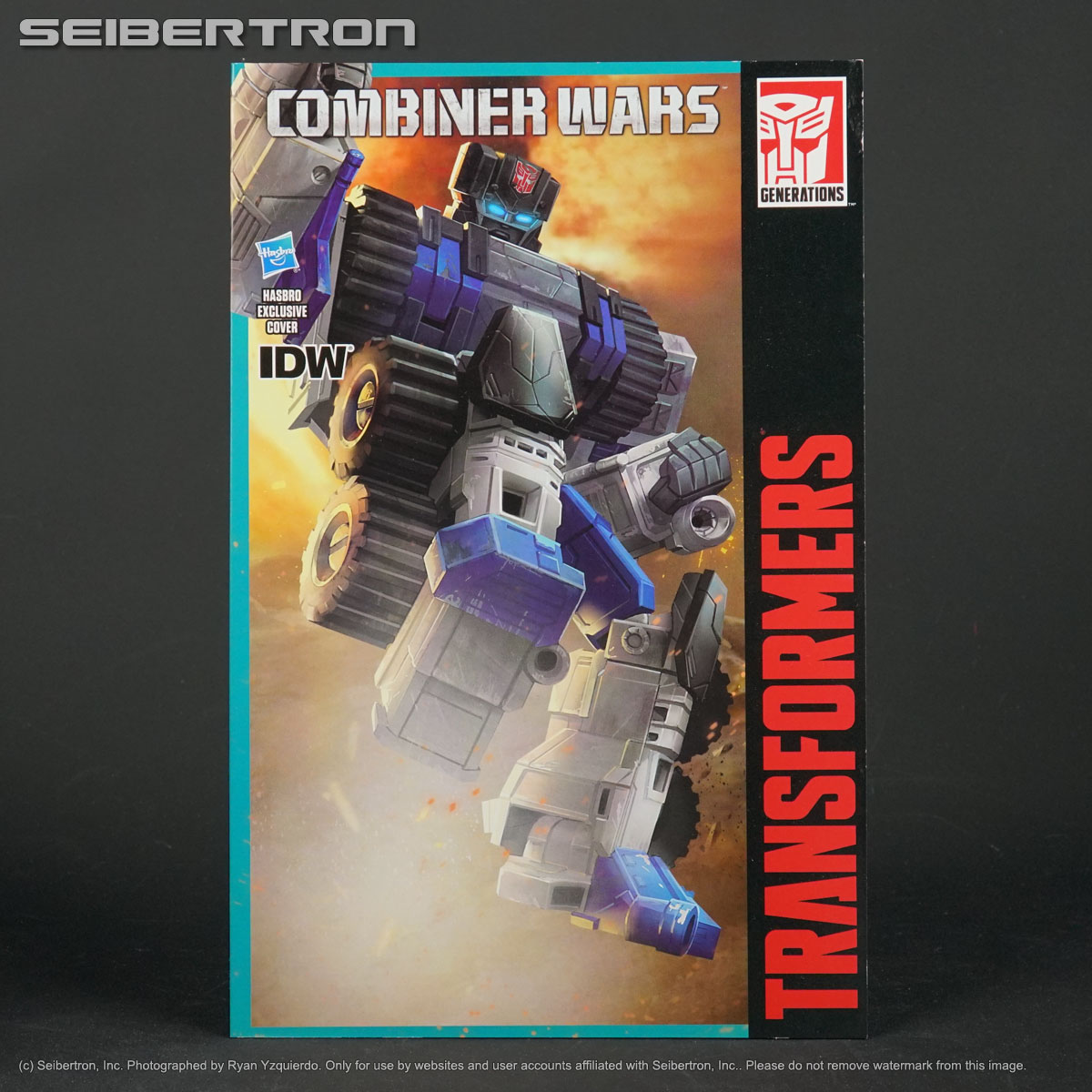 Protectobot ROOK Transformers Generations Combiner Wars IDW pack-in comic book