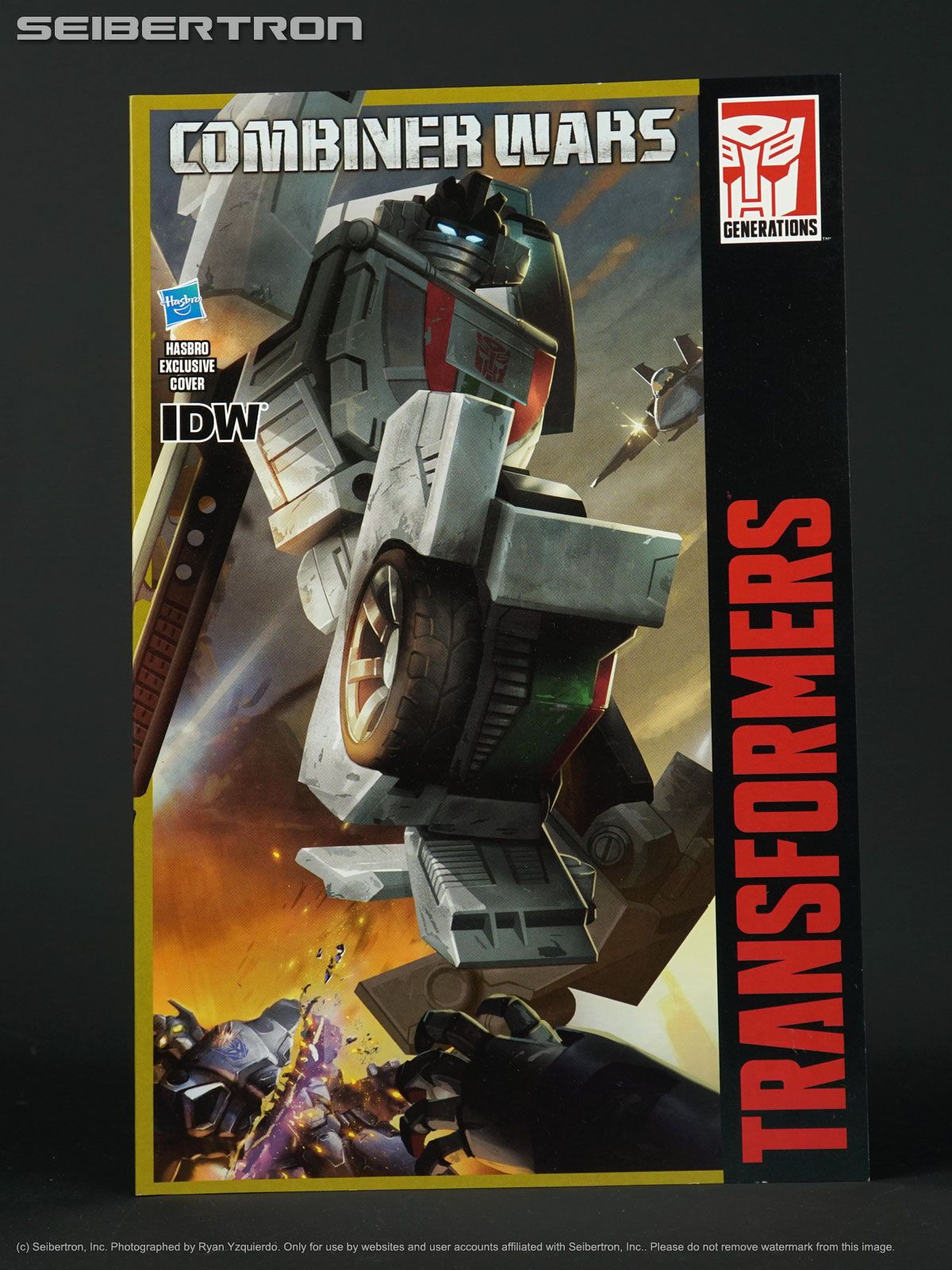 Autobot WHEELJACK Transformers Generations Combiner Wars IDW pack-in comic book