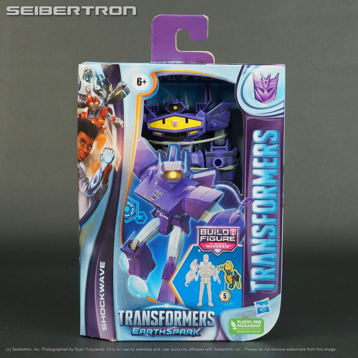 SHOCKWAVE Transformers Earthspark Deluxe Mandroid wave