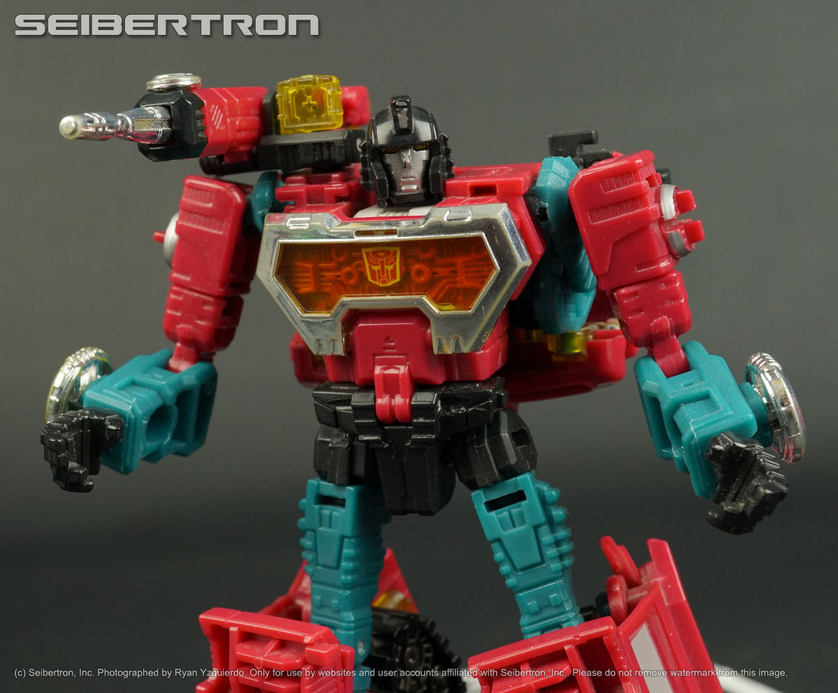 PERCEPTOR Transformers Generations Deluxe complete Hasbro 2011 230920A