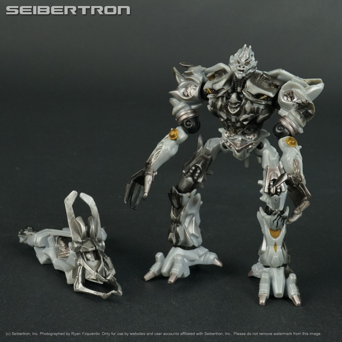 BATTLE DAMAGED MEGATRON Transformers Movie Robot Replicas complete 2007 210930BD