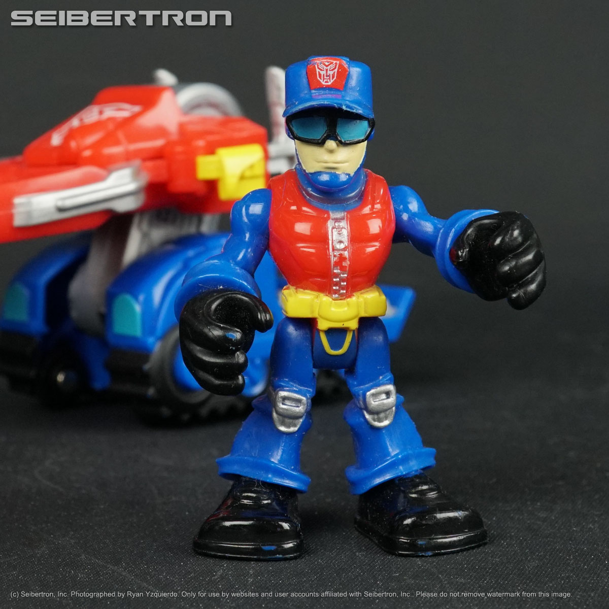 Transformers, Masters of the Universe, Teenage Mutant Ninja Turtles, Gobots, Comic Books, Shopkins, and other listings from Seibertron.com: CHIEF CHARLIE BURNS + RESCUE CUTTER Transformers Rescue Bots 2011 Playskool