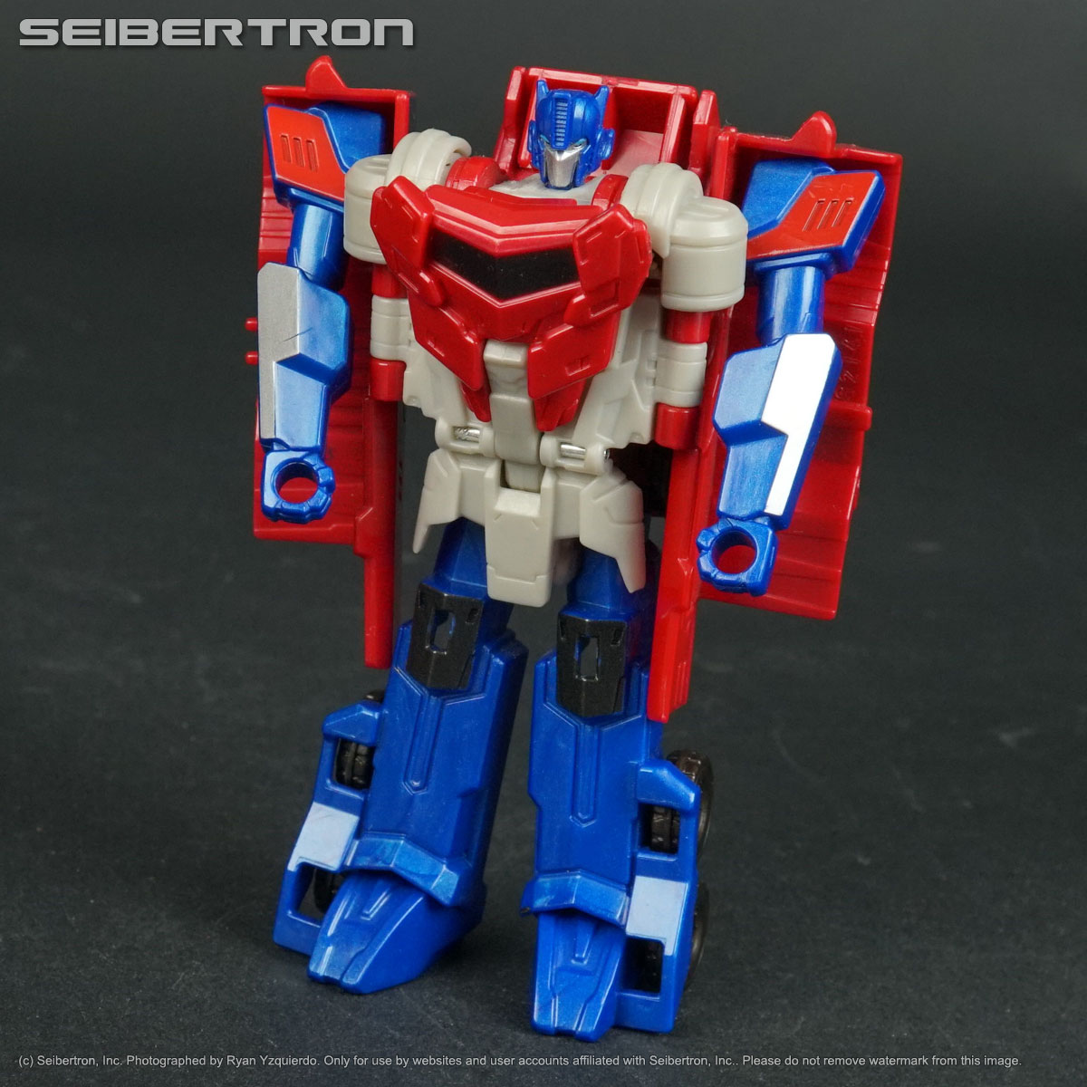 OPTIMUS PRIME Transformers Robots In Disguise 1-Step One Target 2015 211112A