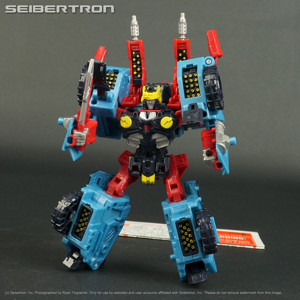 CYBERTRON DEFENSE HOT SHOT Transformers Cybertron deluxe complete + d1o4 key