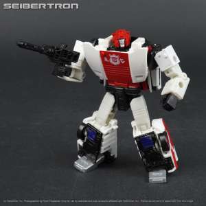 WFC-S35 RED ALERT Transformers War for Cybertron Siege Deluxe Class 2019 250303A