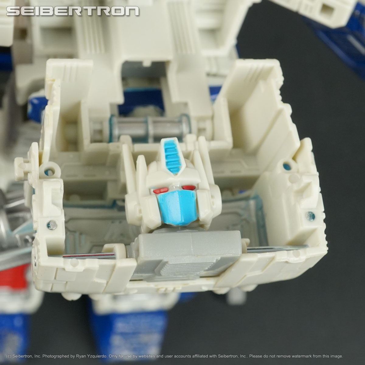 WFC-S13 ULTRA MAGNUS Transformers War for Cybertron Siege Leader 2019 220825A