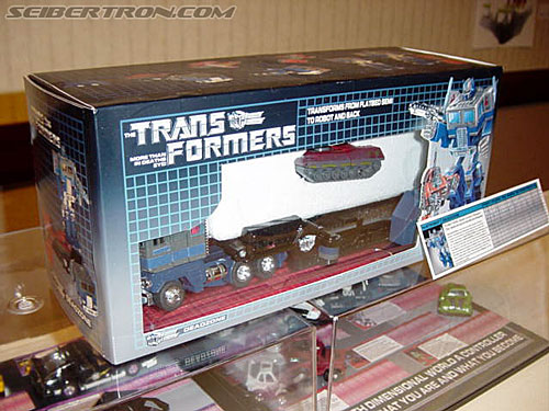 OTFCC 2003: The Art Room - Transformers Event: Otfcc-2003-artroom051