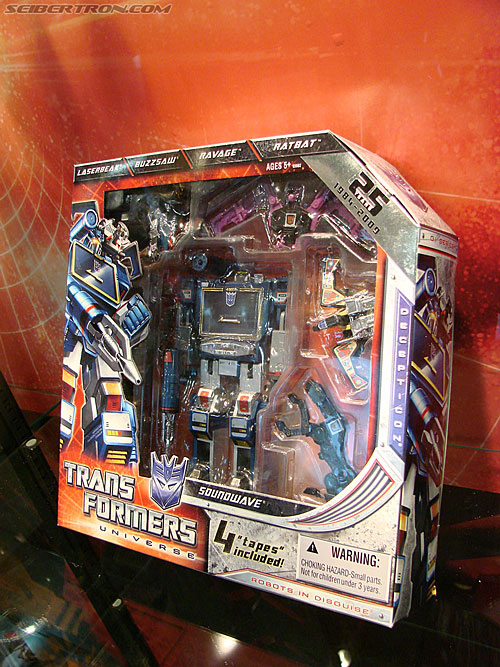 BotCon 2009: Comic Con Soundwave in Universe Packaging - Transformers Event: DSC04725