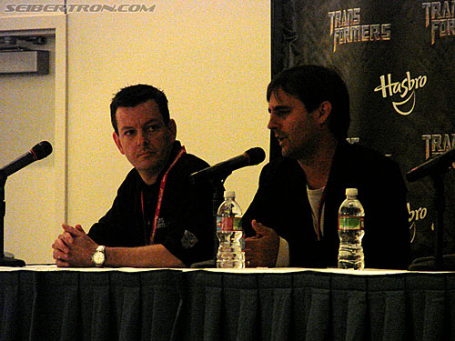 BotCon 2009: Panels and People - Transformers Event: DSC04543