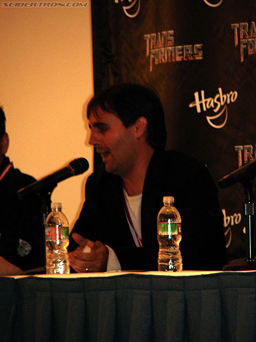 BotCon 2009: Panels and People - Transformers Event: DSC04550