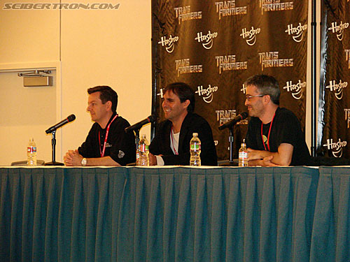 BotCon 2009: Panels and People - Transformers Event: DSC04552