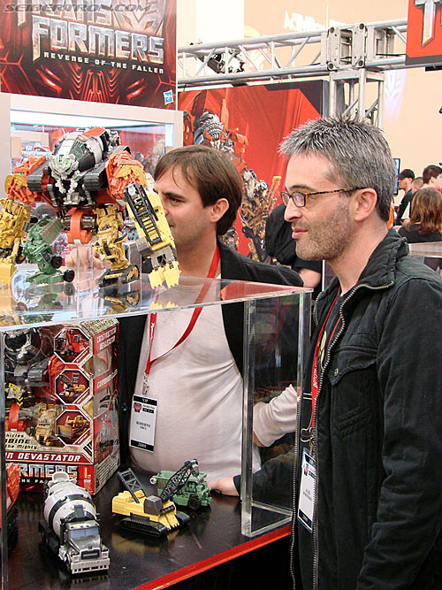 BotCon 2009: Panels and People - Transformers Event: DSC05112