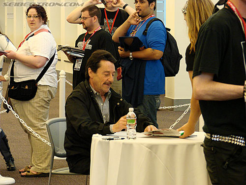 BotCon 2009: Panels and People - Transformers Event: DSC05335