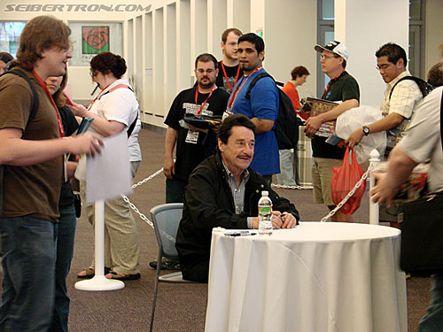BotCon 2009: Panels and People - Transformers Event: DSC05339